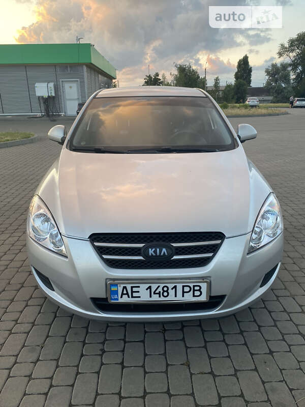 Kia Ceed (2008)