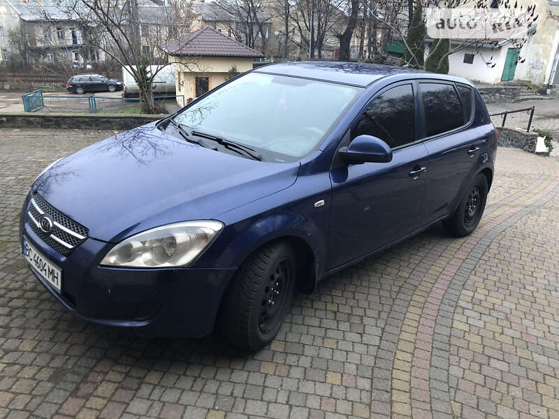 Kia Ceed (2007)