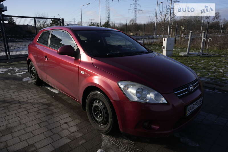 Kia Ceed (2008)