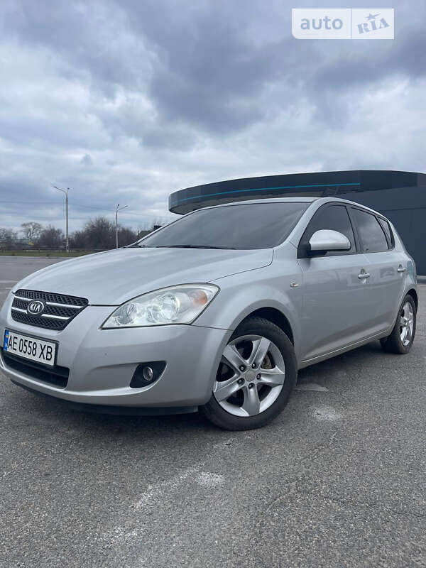Kia Ceed (2007)