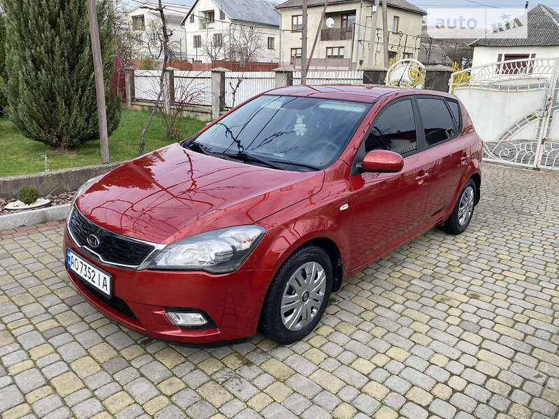 Kia Ceed (2010)