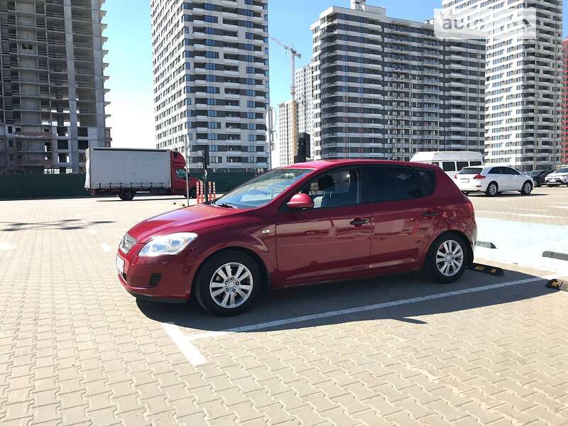 Kia Ceed (2008)