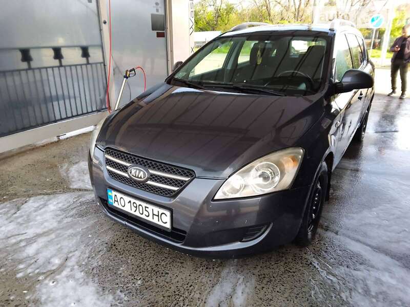 Kia Ceed (2008)