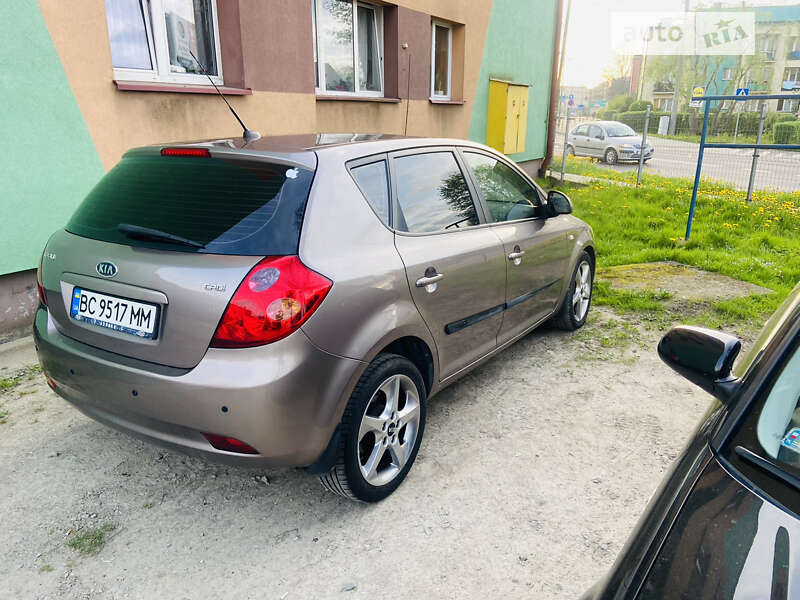 Kia Ceed (2008)