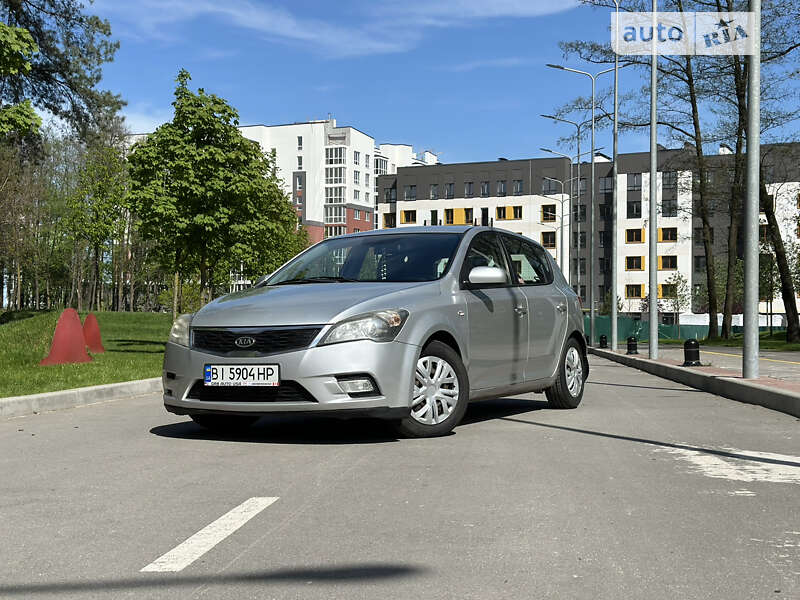 Kia Ceed (2011)