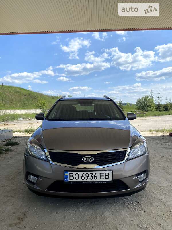 Kia Ceed (2011)