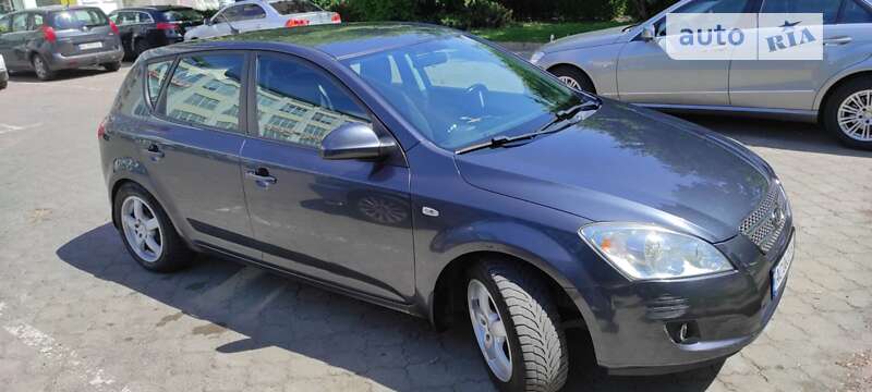 Kia Ceed (2007)