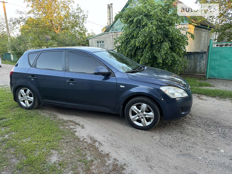 Kia Ceed (2008)
