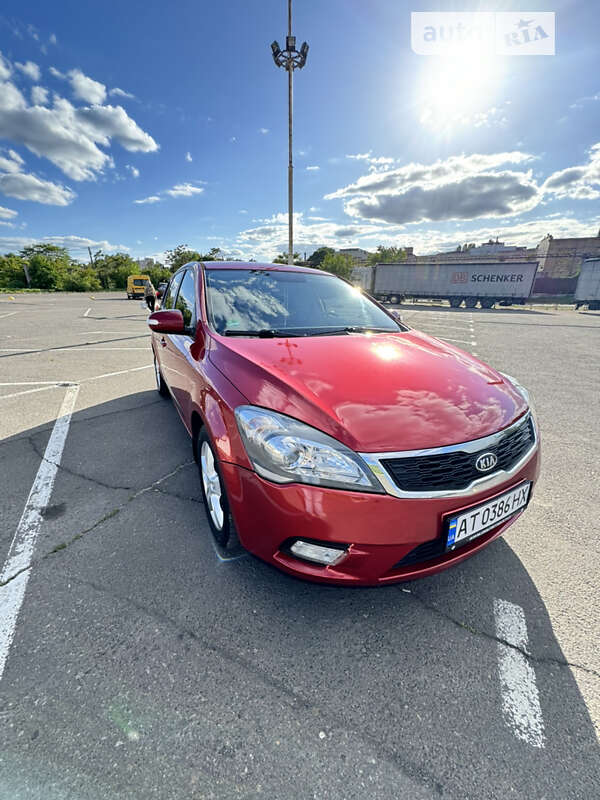 Kia Ceed (2010)