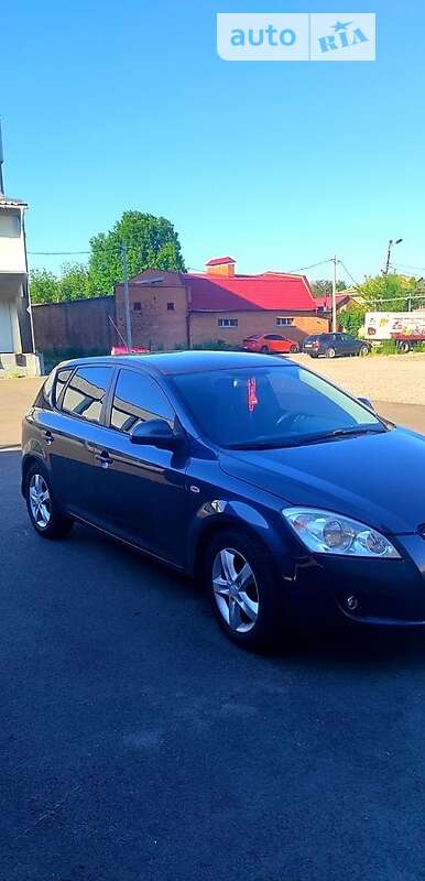 Kia Ceed (2007)