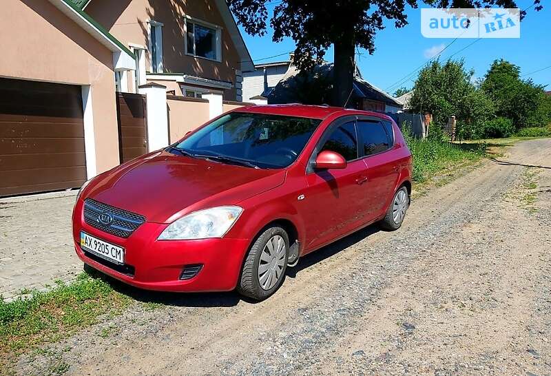 Kia Ceed (2008)