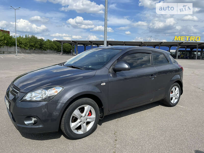 Kia Ceed (2008)
