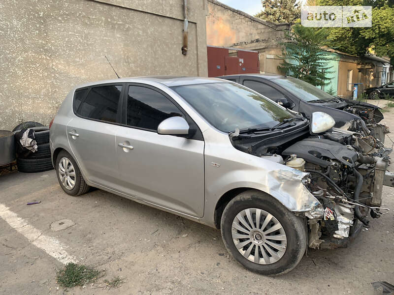 Kia Ceed (2007)