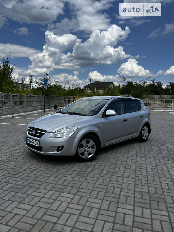 Kia Cee'd (2008)