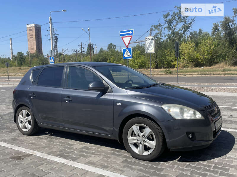 Kia Cee'd (2008)