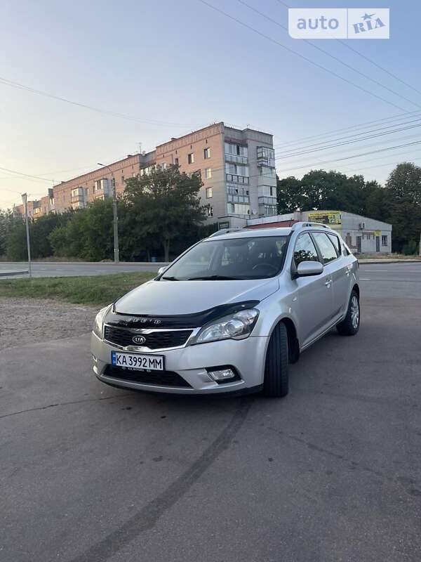 Kia Ceed (2010)