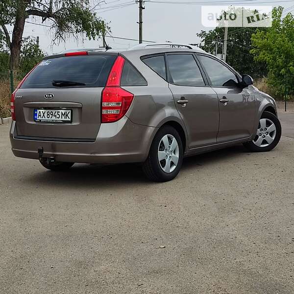 Kia Cee'd (2008)
