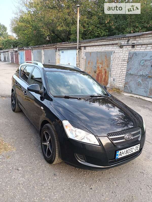 Kia Cee'd (2008)