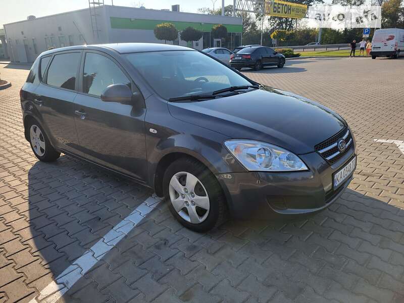 Kia Cee'd (2008)