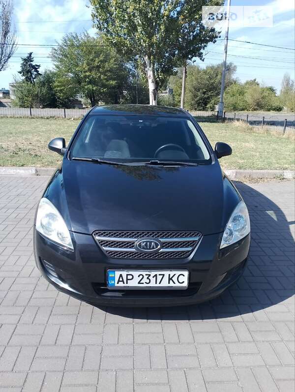 Kia Ceed (2008)