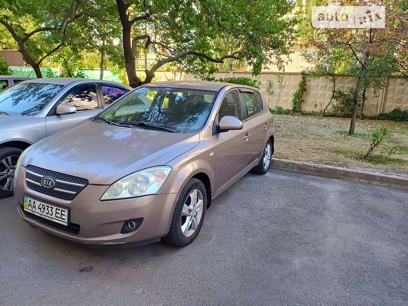 Kia Ceed (2007)