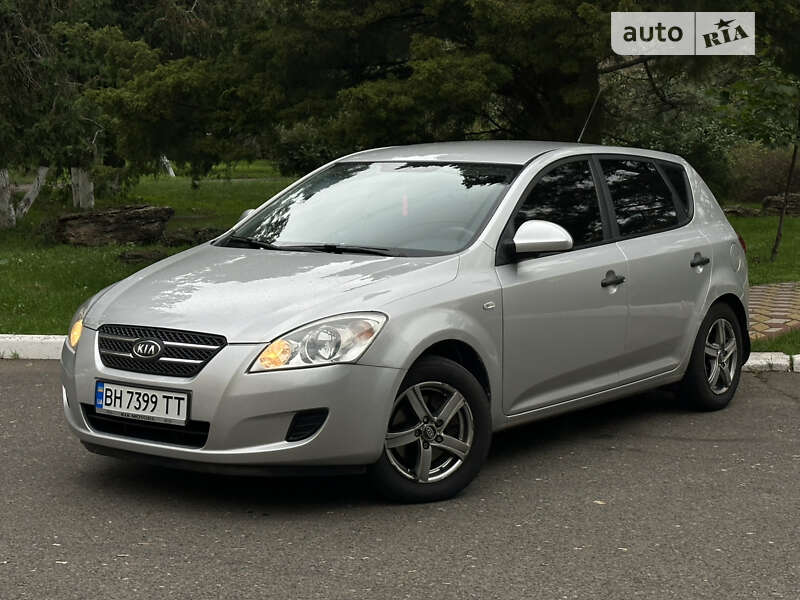 Kia Cee'd (2008)