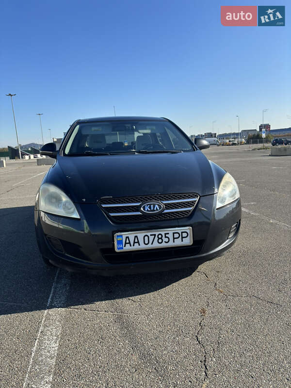 Kia Ceed (2007)