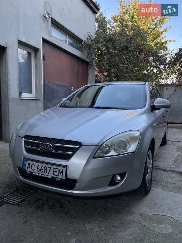 Kia Cee'd (2007)