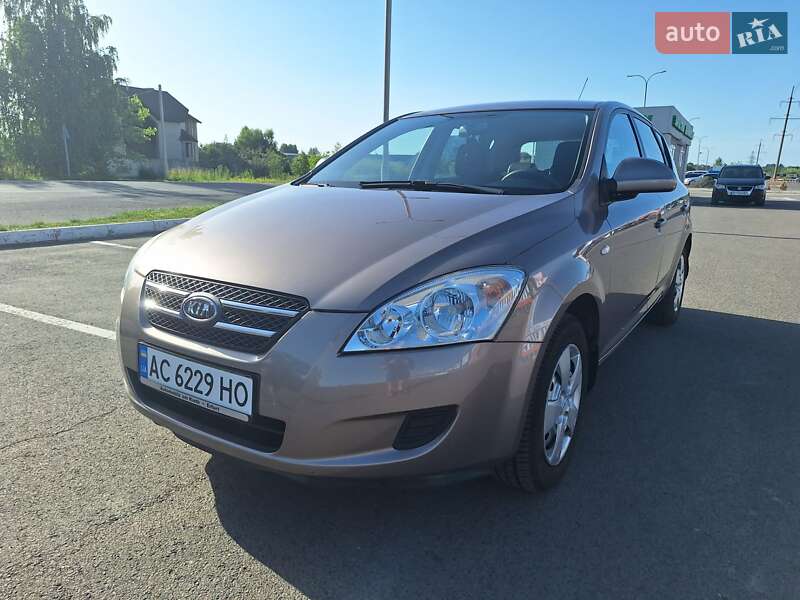 Kia Ceed (2008)
