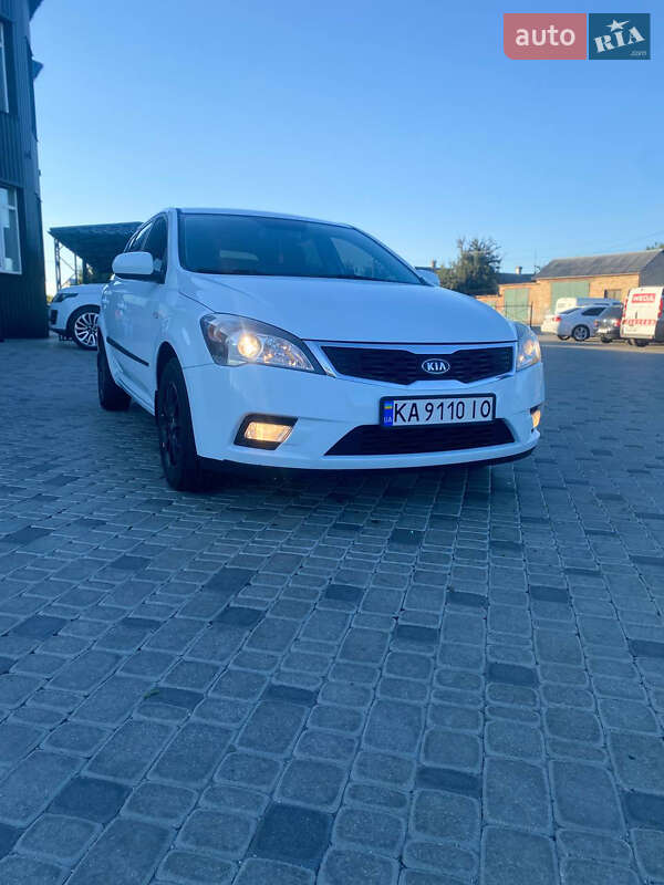 Kia Cee'd (2010)