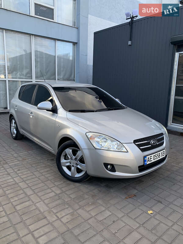 Kia Ceed (2007)