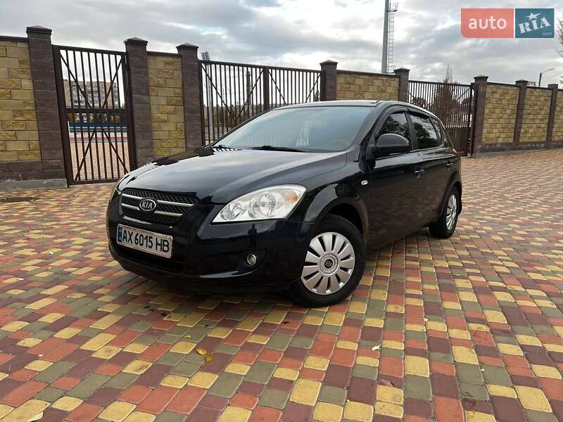 Kia Cee'd (2008)