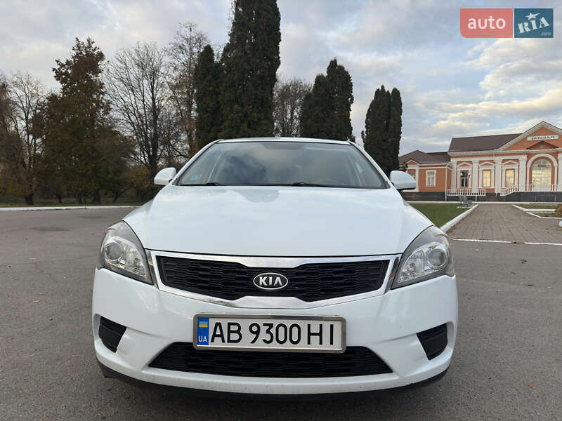 Kia Ceed (2011)