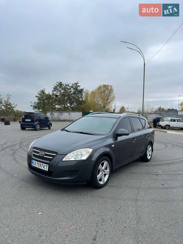 Kia Cee'd (2008)
