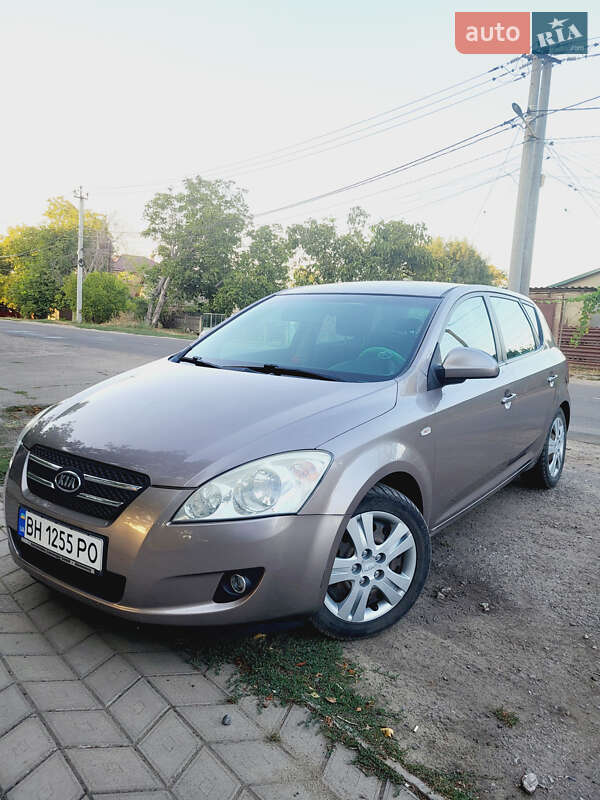 Kia Ceed (2007)