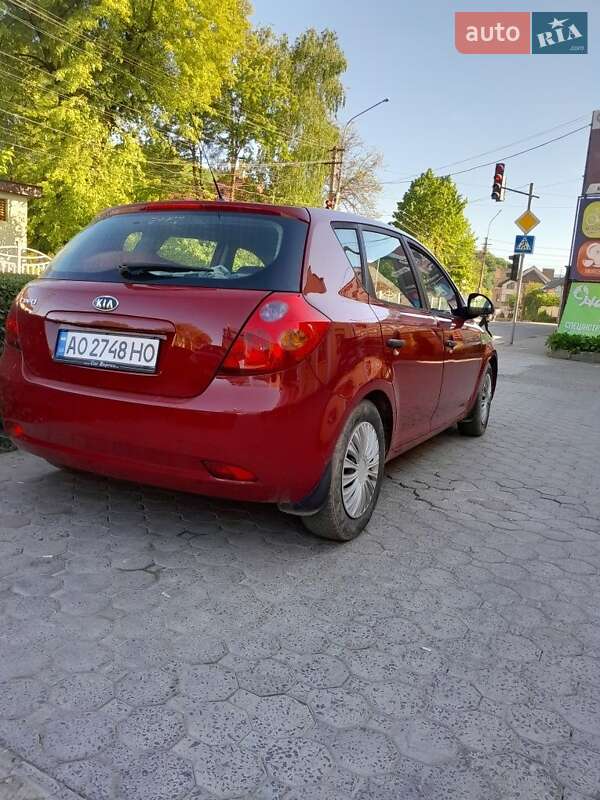 Kia Ceed (2008)