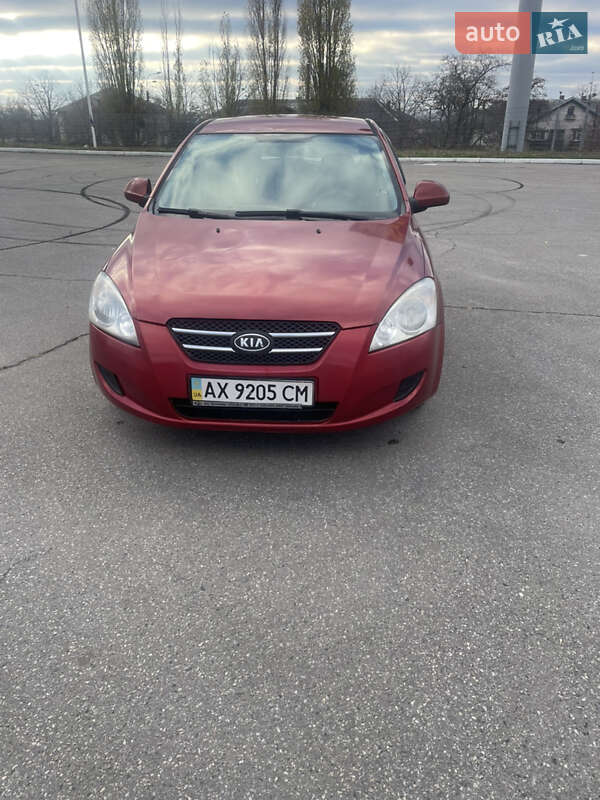 Kia Ceed (2008)