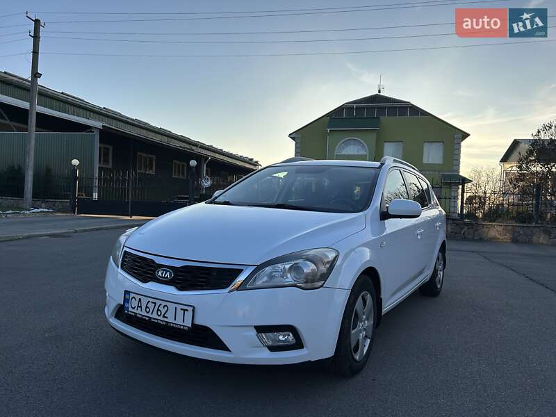 Kia Ceed (2011)