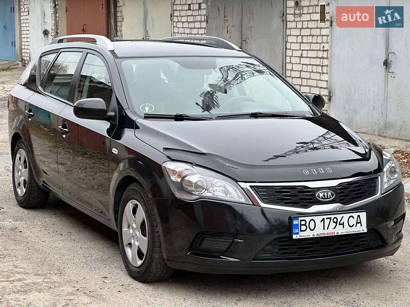 Kia Ceed (2011)