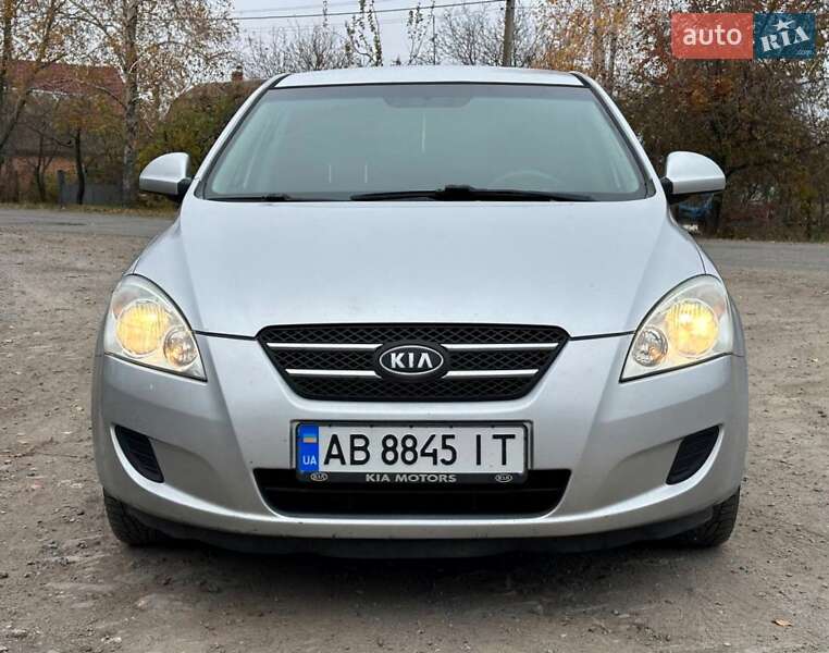 Kia Ceed (2007)