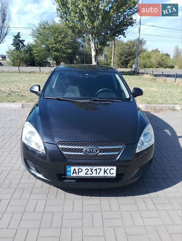 Kia Ceed (2008)