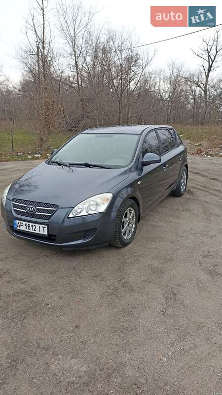 Kia Ceed (2008)