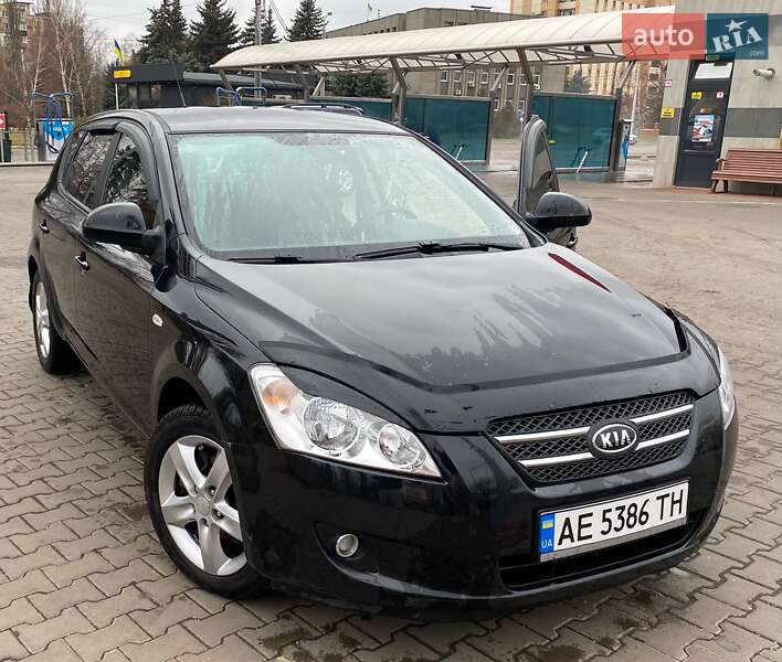 Kia Ceed (2007)