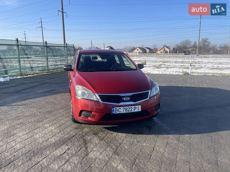 Kia Ceed (2010)