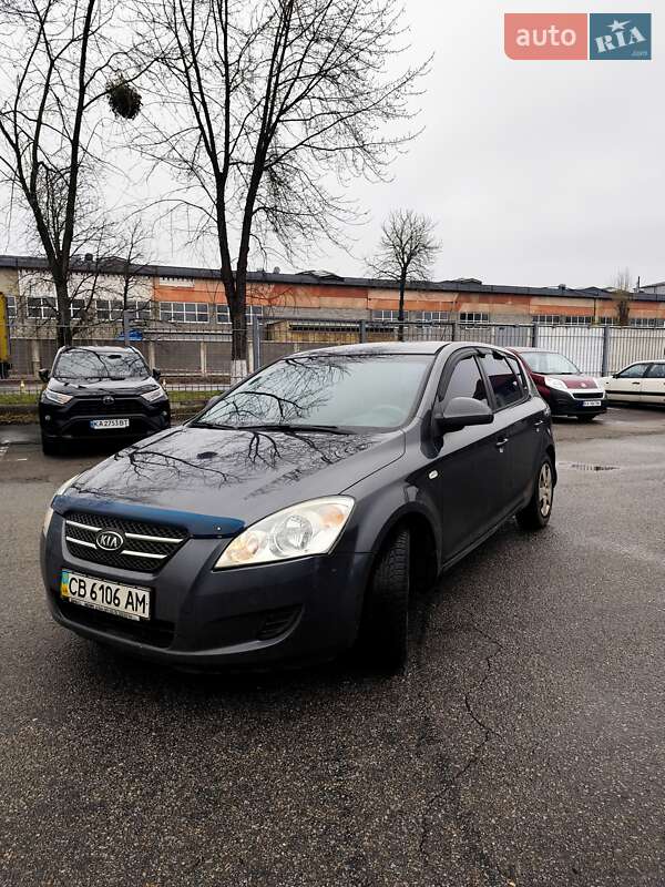 Kia Ceed (2008)