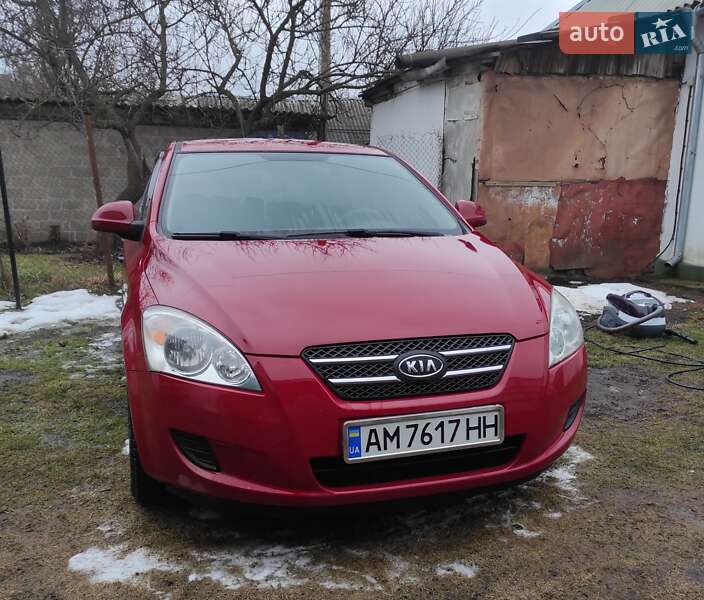 Kia Ceed (2007)
