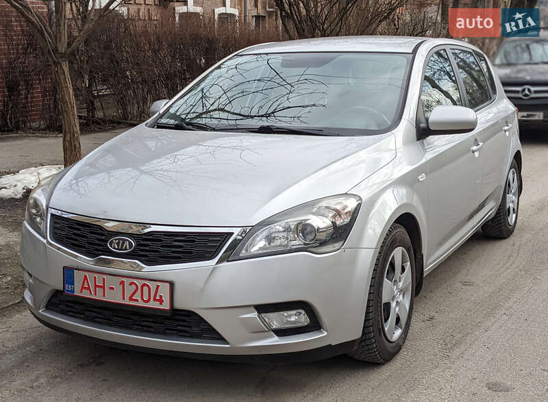 Kia Ceed (2011)