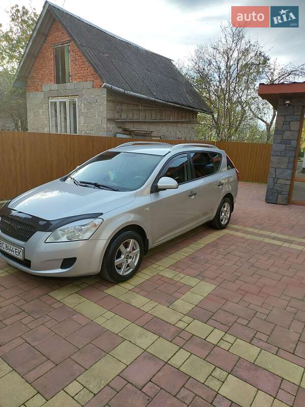 Kia Ceed (2008)