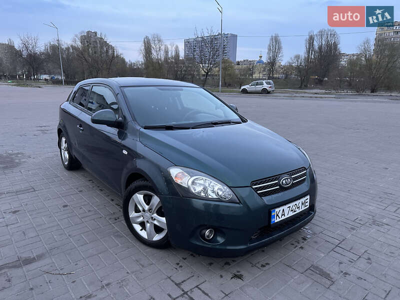 Kia Ceed (2008)