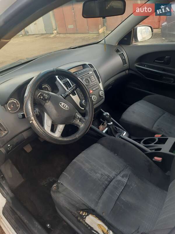 Kia Ceed (2011)